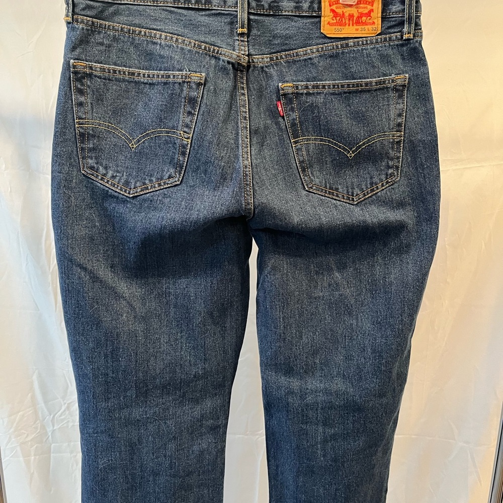 Levi 550 Jeans 35x32, very good condition